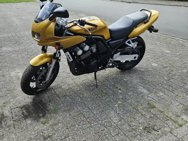 1998 Yamaha FZS 600 - €2,000 (1/1)