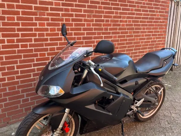 2006 Yamaha Tzr 50 - € 1.300 · Bieden (1/1)