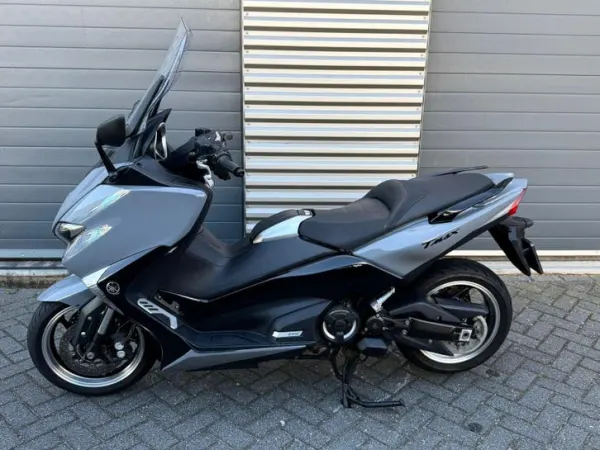 Bouwjaar onbekend Yamaha Tmax DX Scooter 530-Luxe en Comfort - € 8.250 · Bieden (1/1)