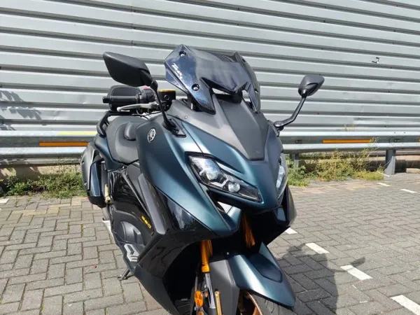 2023 Yamaha Tmax 560 Tech Max - € 11.500 · Bieden (1/1)