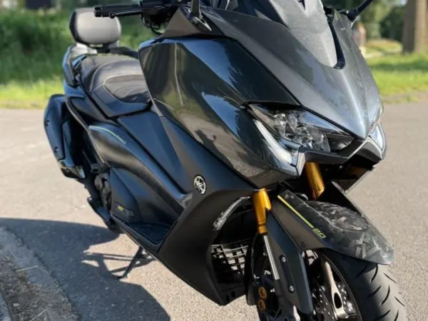 2021 Yamaha Tmax 560 20th Anniversary (bj 2021) Polini DNA GPS - € 8.475 · Bieden (1/1)