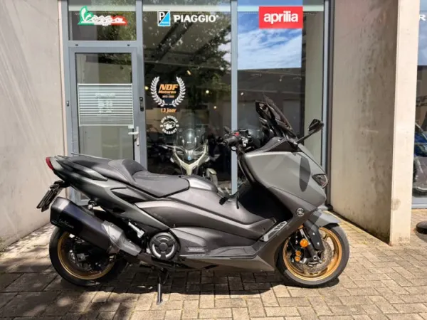 Bouwjaar onbekend Yamaha Tmax 560 Tech Max abs asr Cruise controle!! - € 10.450 · Bieden (1/1)