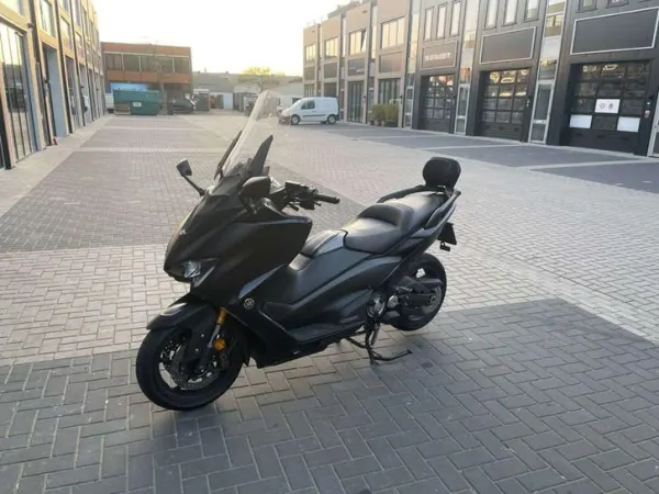 Bouwjaar onbekend Yamaha T Max 560 Tech Max - € 10.000 · Bieden (1/1)
