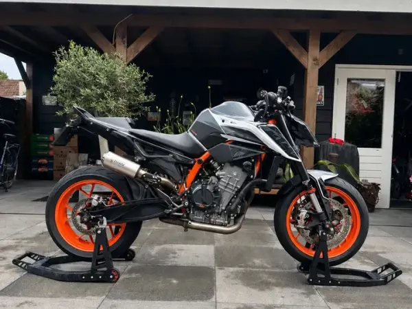 2021 KTM 890 Duke R - € 9.499 (1/1)