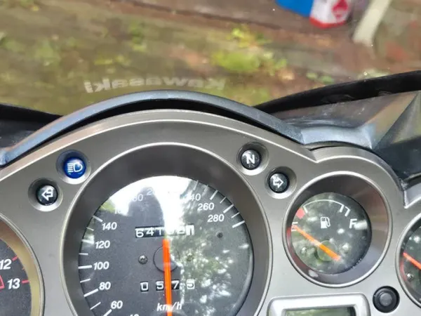Bouwjaar onbekend Kawasaki ZZR 1200 - € 2.250 · Bieden (1/1)