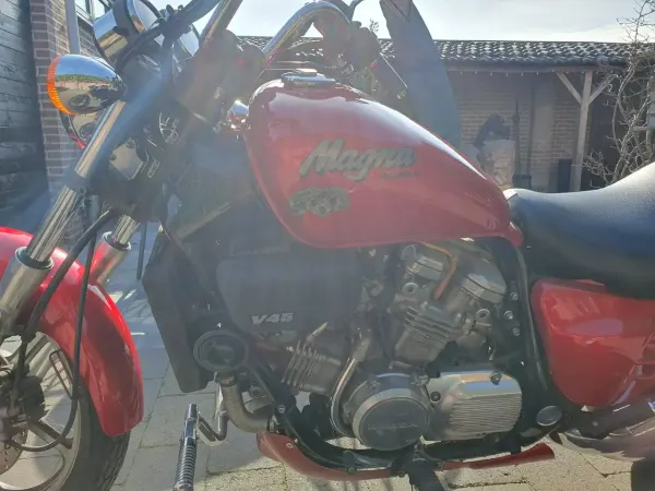 1988 Honda VF 750 - € 2.500 (1/1)