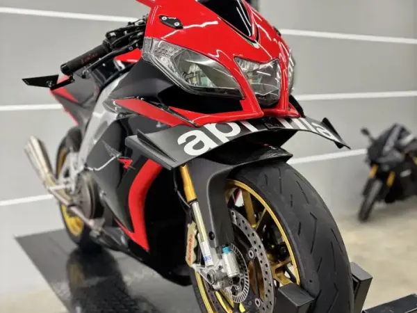 2012 Aprilia RSV4 - € 8.750 (1/1)