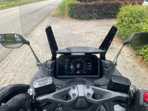 2023 Yamaha Tmax 560 Tech Max 2023 - € 12.750 · Bieden (1/1)
