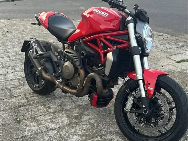 Bouwjaar onbekend Ducati Monster 1200 - € 7.500 · Bieden (1/1)