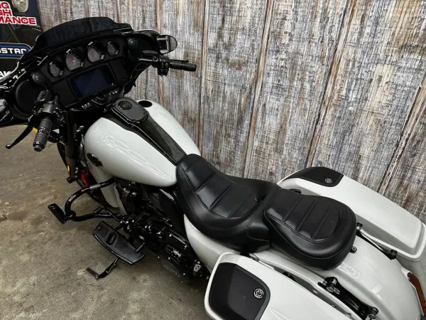 2020 Harley-Davidson Street Glide CVO FLHXSE - € 39.999 (1/1)