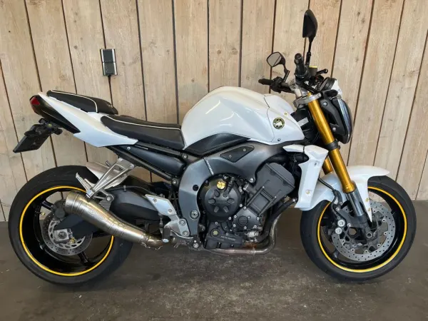 2011 Yamaha FZ 1 - €4,900 · Bidding (1/1)