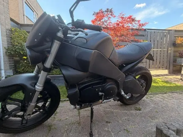 2004 Buell XB12S Lightning 1203cc | 2004 | 22.636 km - € 4.000 (1/1)
