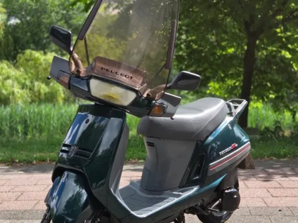 1994 Peugeot 125 SV, 2-takt, Motorblok Aangepakt Voor Extra pit - € 1.150 (1/1)