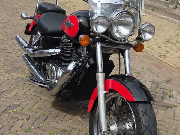 1996 Honda Shadow VT 1100 C2-Krachtige Chopper - €3,800 (1/1)