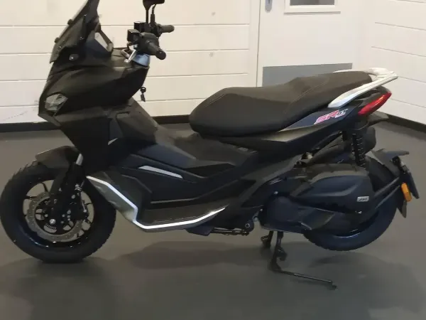 2023 Aprilia SR GT 200 - € 3.250 (1/1)