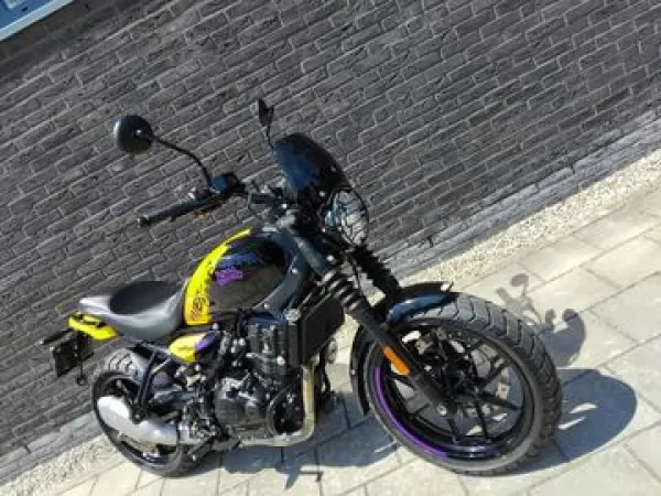 2025 Royal Enfield Guerrilla 450 - € 6.190 (1/1)