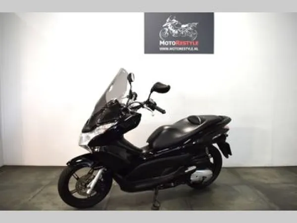 2012 Honda PCX 125 CBS - € 1.850 (1/1)
