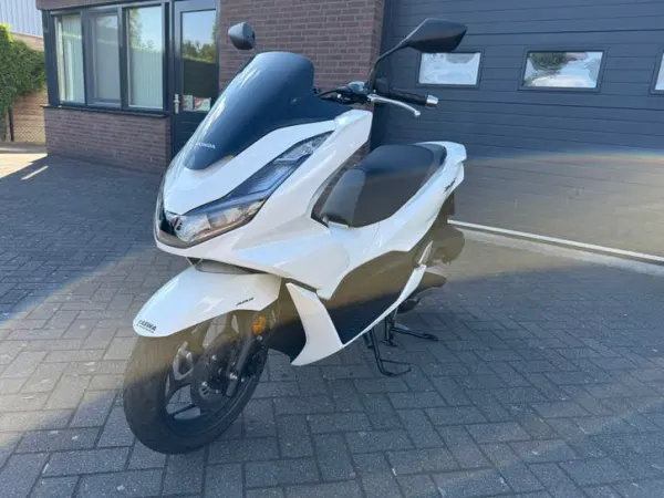 2022 Honda PCX 125 - € 2.900 · Bieden (1/1)