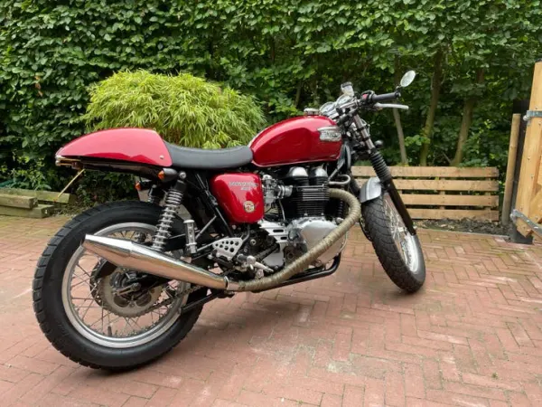Bouwjaar onbekend Triumph Thruxton 900 - € 4.700 · Bieden (1/1)