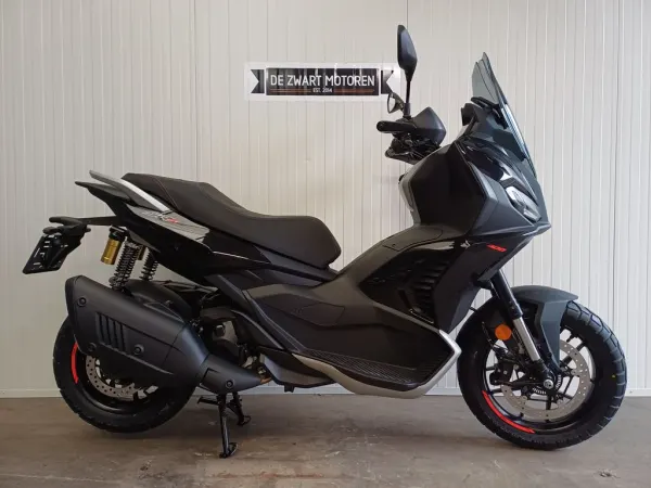 2026 Aprilia SR GT 400 - € 7.950 (1/1)