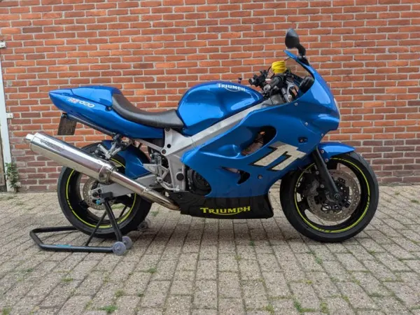 2002 Triumph TT 600 - € 1.850 · Bieden (1/1)
