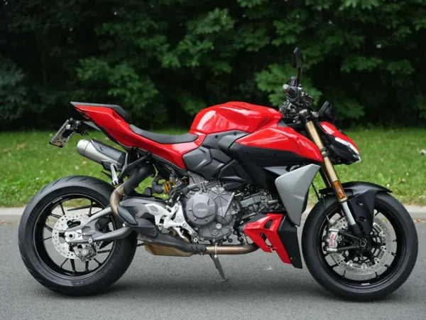 2025 Ducati Streetfighter V2 - € 16.490 (1/1)