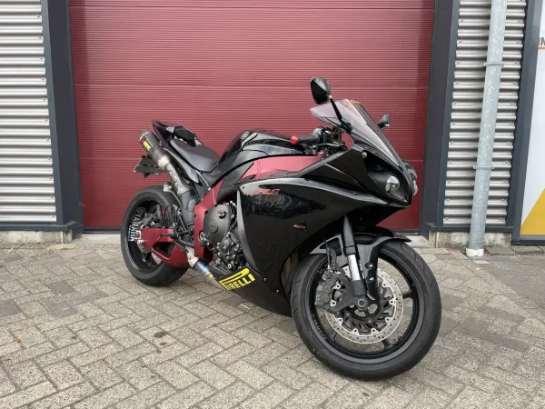 Bouwjaar onbekend Yamaha YZF-R1 YZF R1 Big Bang Cirquit Akrapovic - € 5.750 (1/1)