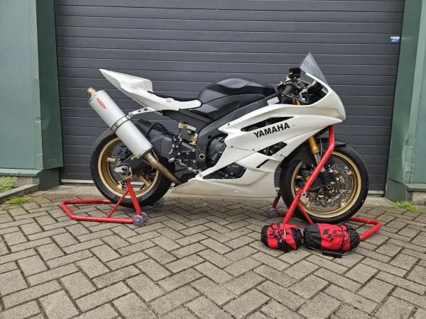 2006 Yamaha YZF-R6 - €6,250 (1/1)