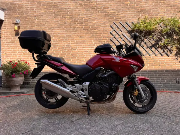 2006 Honda CBF 600 - €1,950 (1/1)