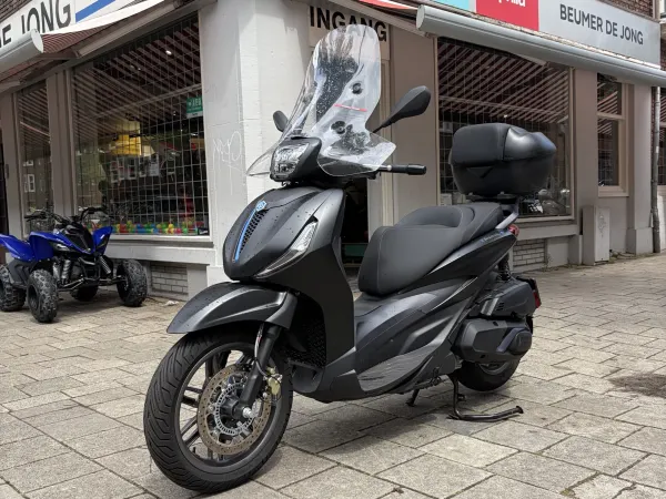 2025 Piaggio Beverly 400 - €7,249 (1/1)