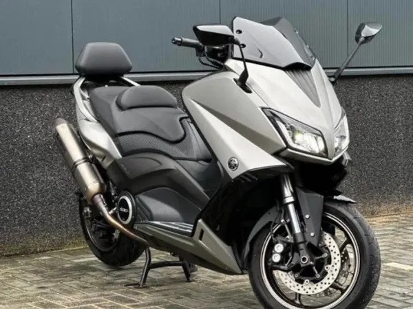 Bouwjaar onbekend Yamaha T-Max 530cc Scooter-Sportief en 13.890km - € 7.800 · Bieden (1/1)