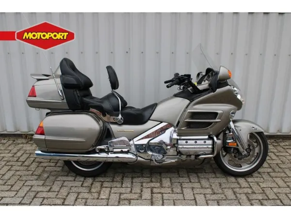 2002 Honda GL 1800 Goldwing - € 8.250 (1/1)