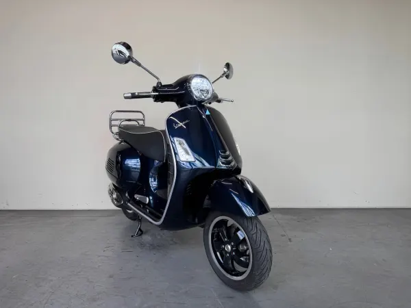 Year unknown Vespa GTS 300 Dark San Marino - €6,395 (1/1)