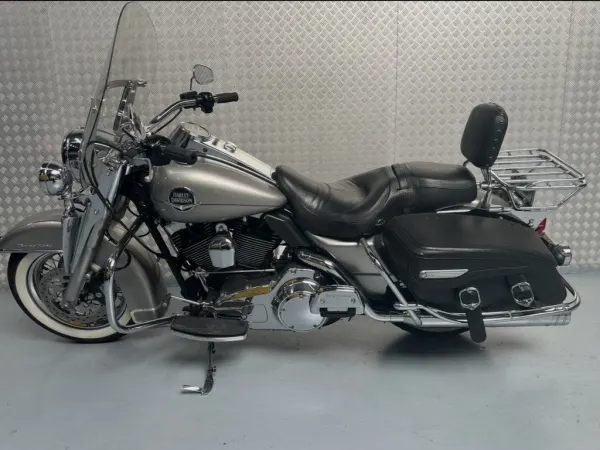 2008 Harley-Davidson Road King Classic - € 7.250 (1/1)