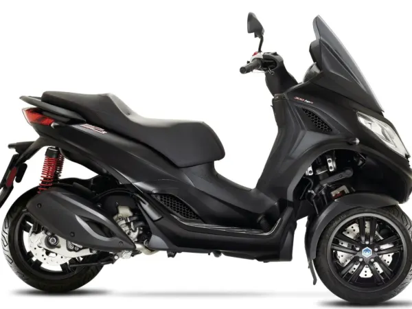 Year unknown Piaggio MP3 300 hpe - €8,199 (1/1)