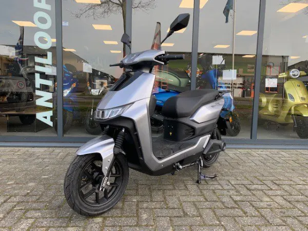 Year unknown Yadea T9L Elektrische Scooter - €1,699 (1/1)
