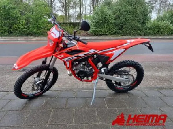 2026 Beta Beta Enduro Rr 2T 50 Sport Rood - €3,900 (1/1)