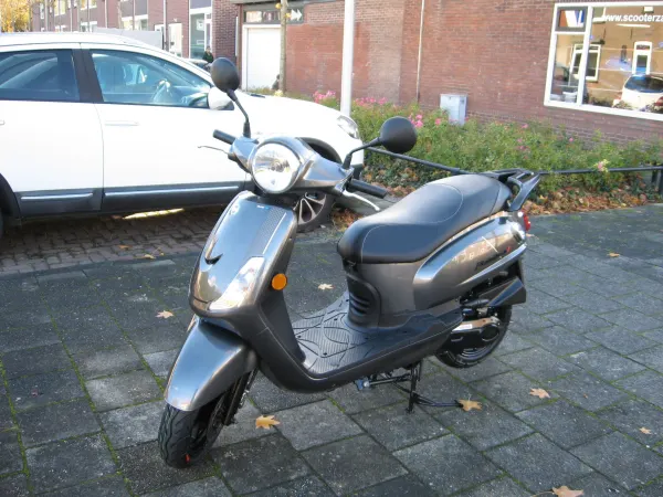 Bouwjaar onbekend SYM Fiddle IIi - € 2.198 (1/1)
