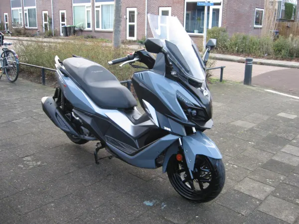 Bouwjaar onbekend SYM Cruisym 300 Motorscooter - € 4.698 (1/1)