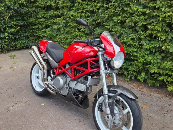 2006 Ducati Monster 800 S2R - €3,250 · Bidding (1/1)