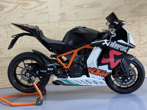 2010 KTM RC8 Akrapovič Limited Edition #3 of 100 - €15,750 (1/1)
