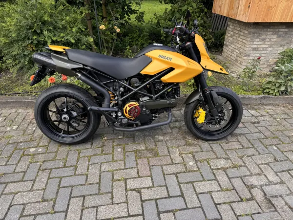 Year unknown Ducati Hypermotard 1100 S - €8,250 (1/1)