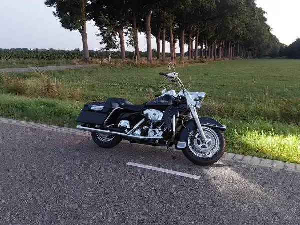 2000 Harley-Davidson Road King - € 7.995 (1/1)