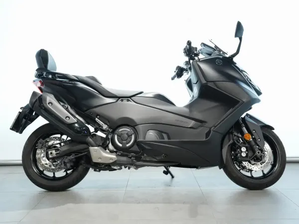 2025 Yamaha Tmax 560 - € 13.690 (1/1)