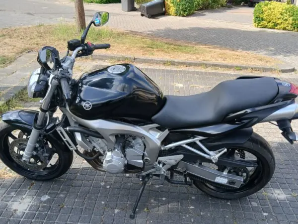 2004 Yamaha FZ6S Fazer 600 - €2,850 (1/1)