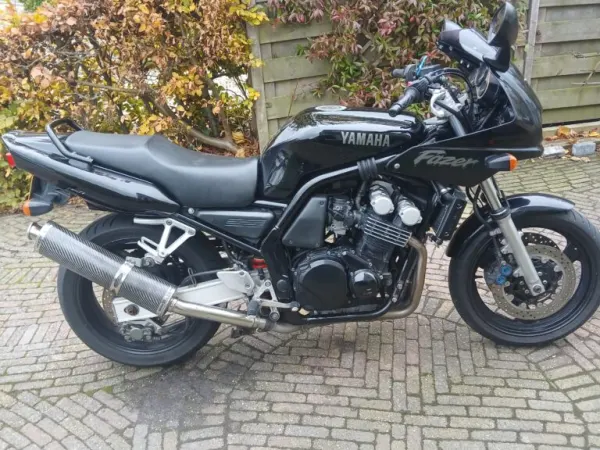 1998 Yamaha FZS 600 - €1,850 (1/1)