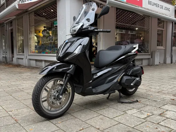 2026 Piaggio Beverly 400 Nero - €6,999 (1/1)