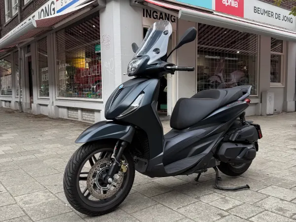 2026 Piaggio Beverly S 400 Nero Meteora - €7,249 (1/1)