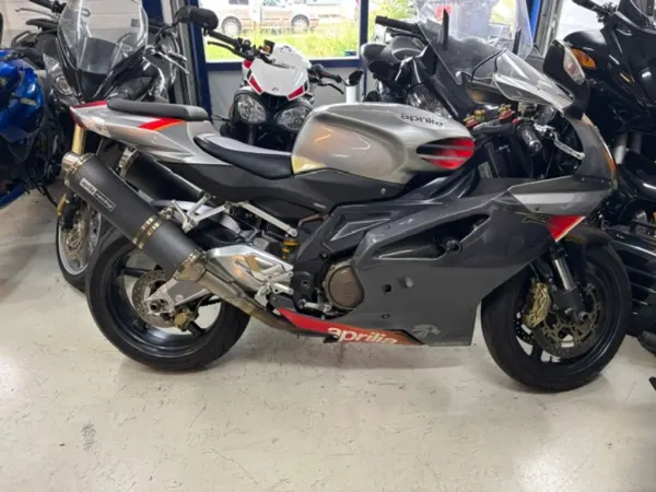 2005 Aprilia RSV 1000 R - €3,950 (1/1)