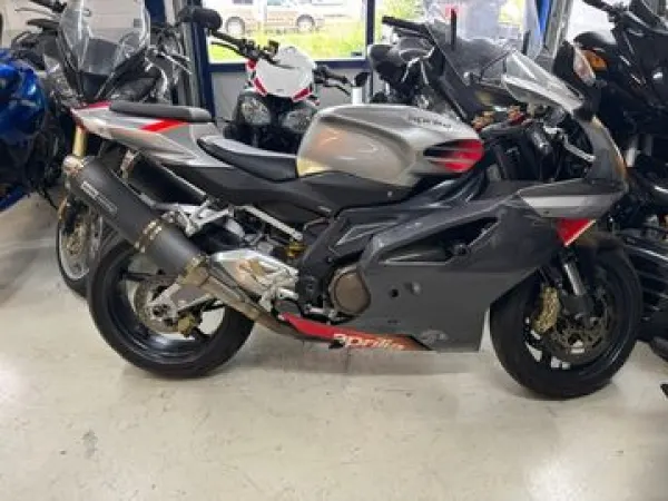 2005 Aprilia RSV 1000 R - €3,950 (1/1)